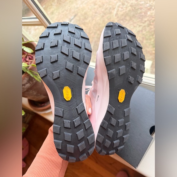 Arc’teryx Women’s Norvan 9 Trail Running Shoe – Rose - Picture 4 of 11